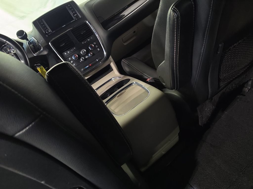 Used 2019 Dodge Grand Caravan SXT FWD image 21