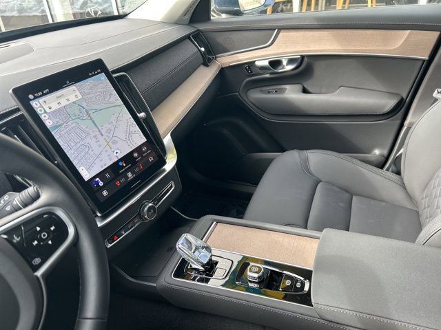 Certified 2025 Volvo XC90 B6 Plus AWD/4WD image 19