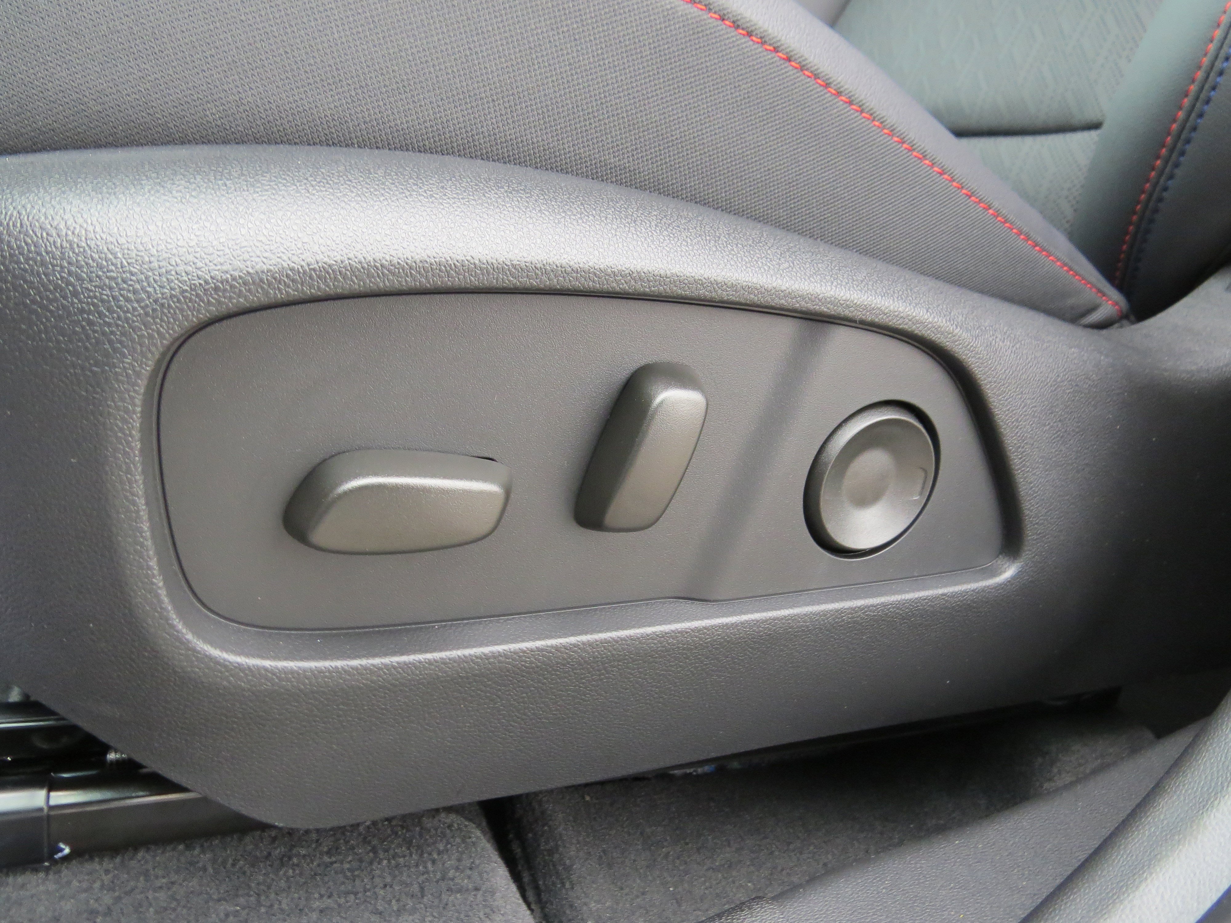 New 2026 Chevrolet Equinox RS w/ Convenience Package III image 18