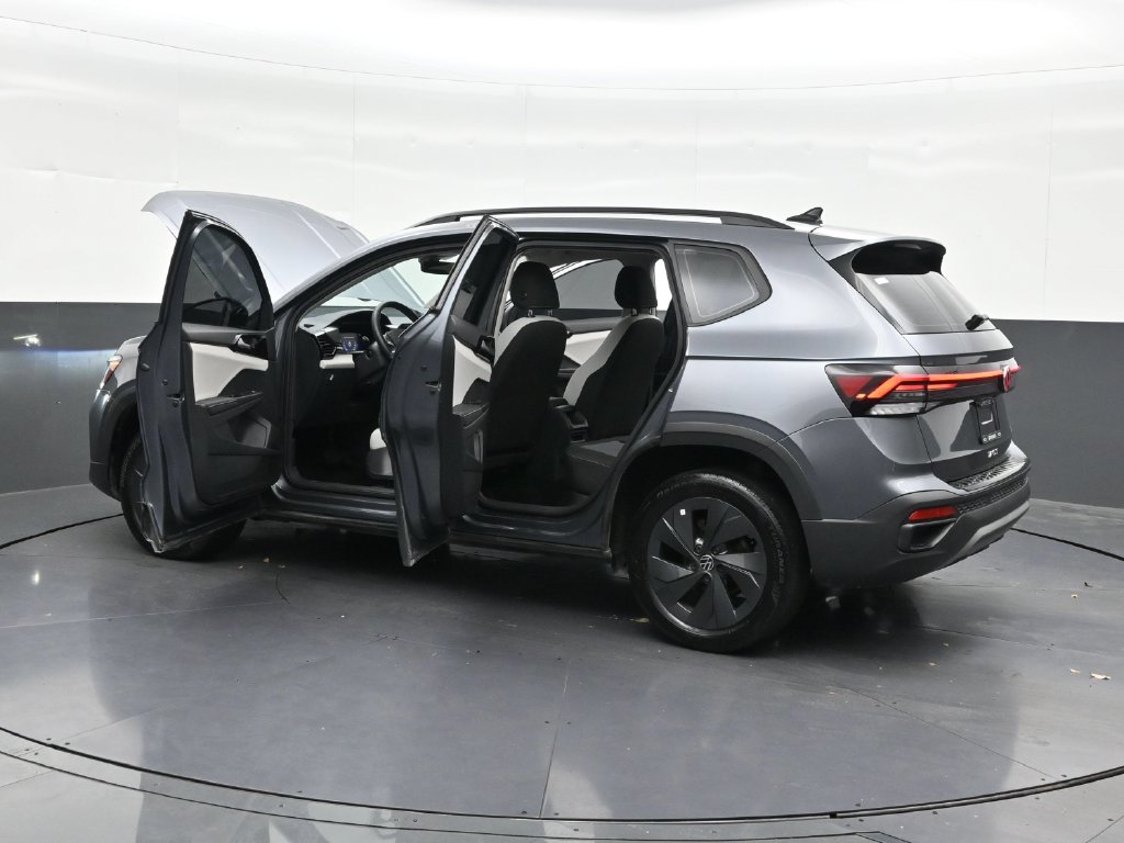 Used 2025 Volkswagen Taos S FWD image 34