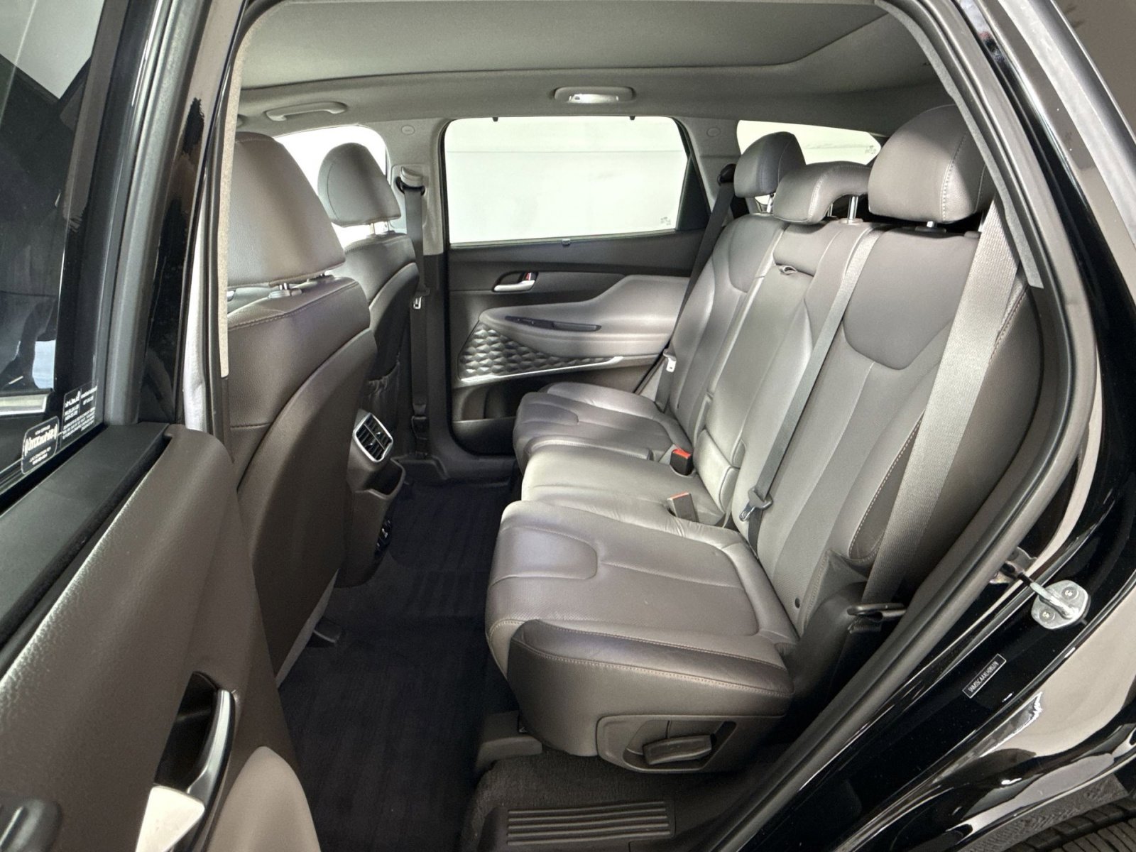 Used 2020 Hyundai Santa Fe Limited image 25