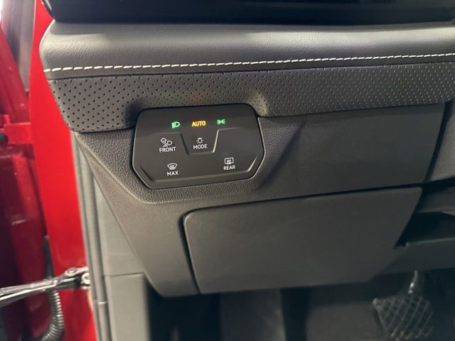 Certified 2024 Volkswagen Atlas Cross Sport SE image 11