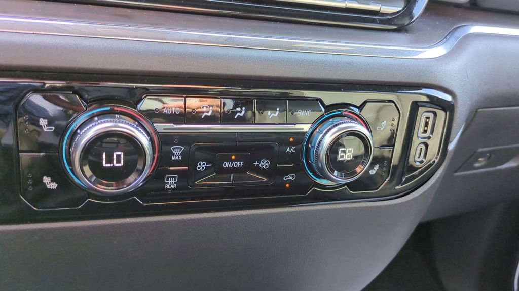 Used 2024 GMC Sierra 1500 SLT image 18