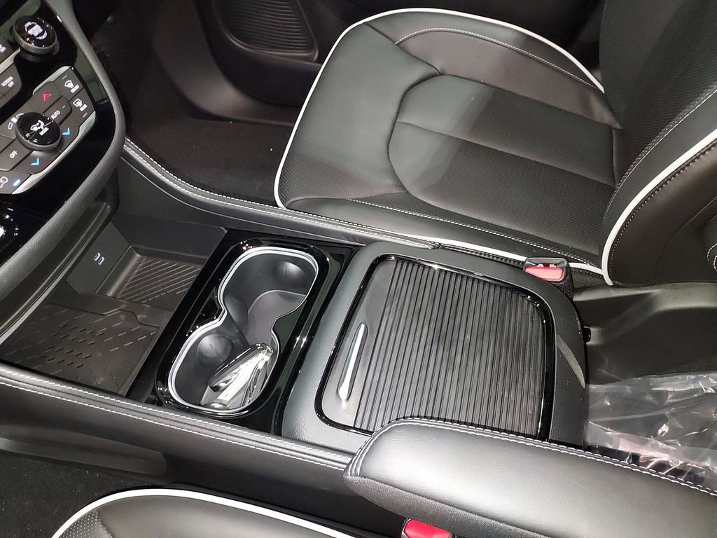 New 2026 Chrysler Pacifica Limited w/ S Appearance Package FWD image 27