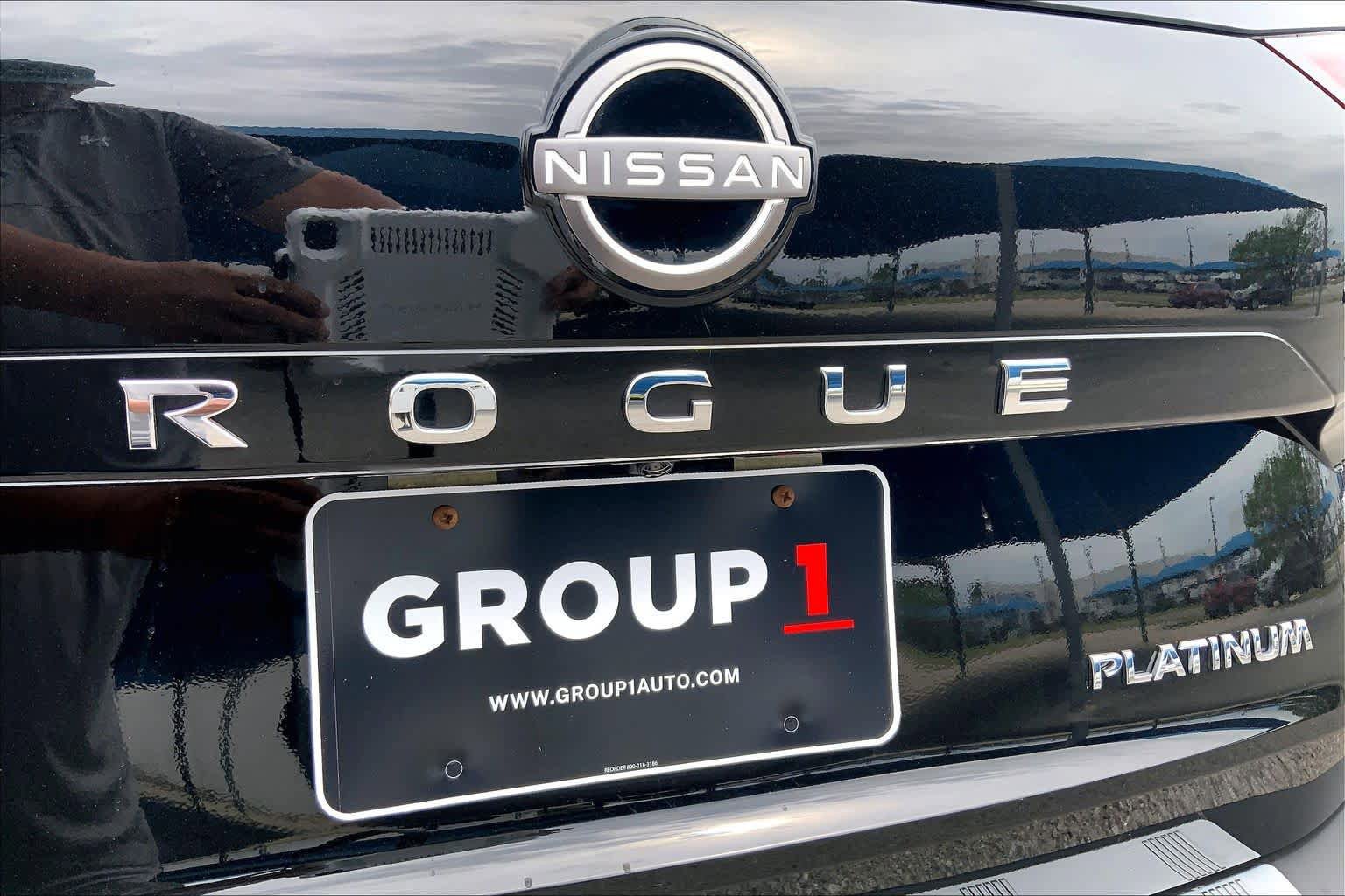 Used 2022 Nissan Rogue Platinum w/ Head-Up Display Package FWD image 10