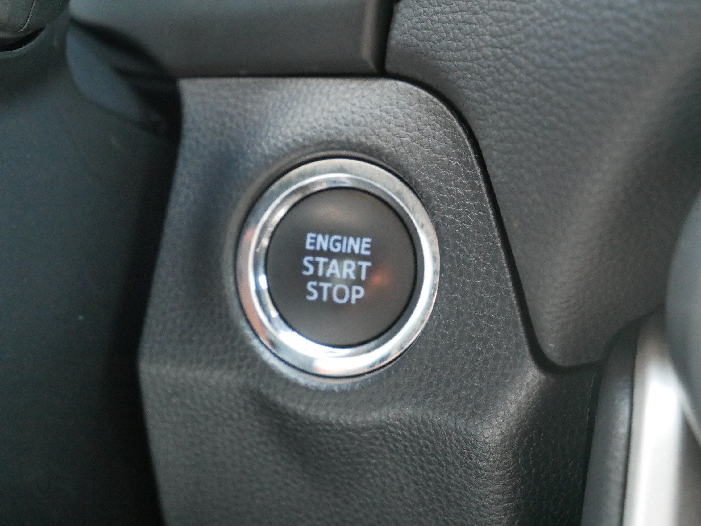 Used 2021 Toyota RAV4 XLE Premium AWD/4WD image 29