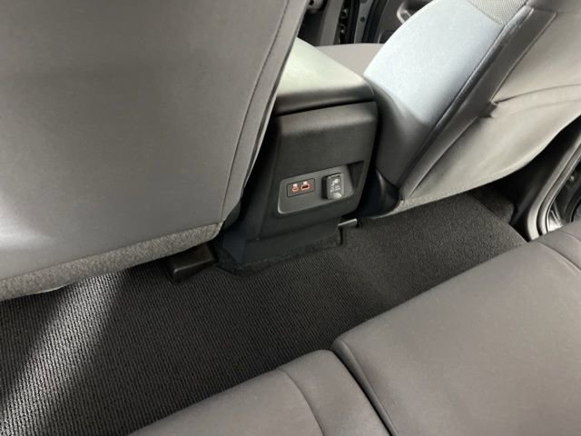 Used 2025 Nissan Frontier SV w/ SV Convenience Package image 43