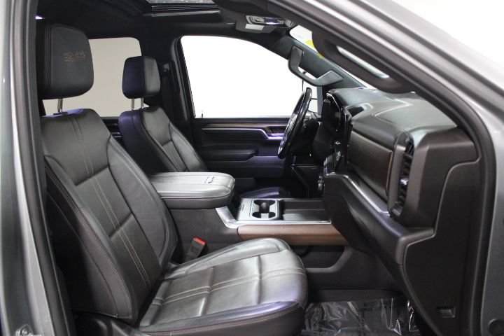 Used 2024 Chevrolet Silverado 2500 High Country w/ High Country Premium Package AWD/4WD image 26