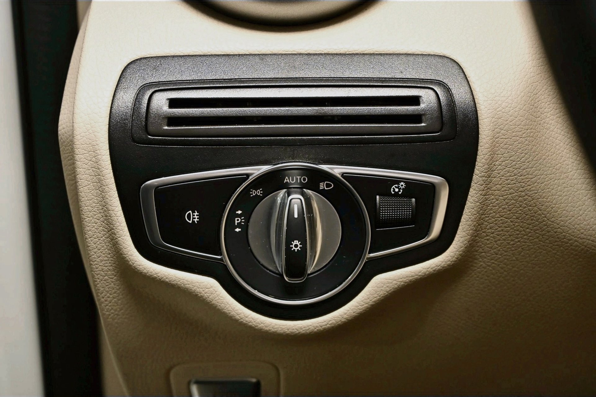 Used 2022 Mercedes-Benz GLC 300 image 28