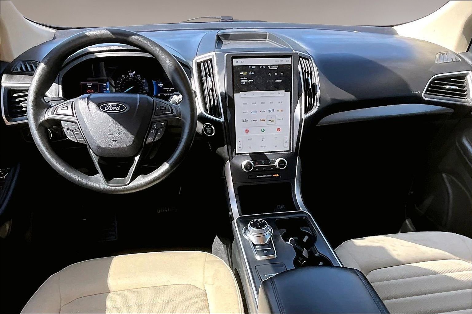 Used 2024 Ford Edge SE image 7