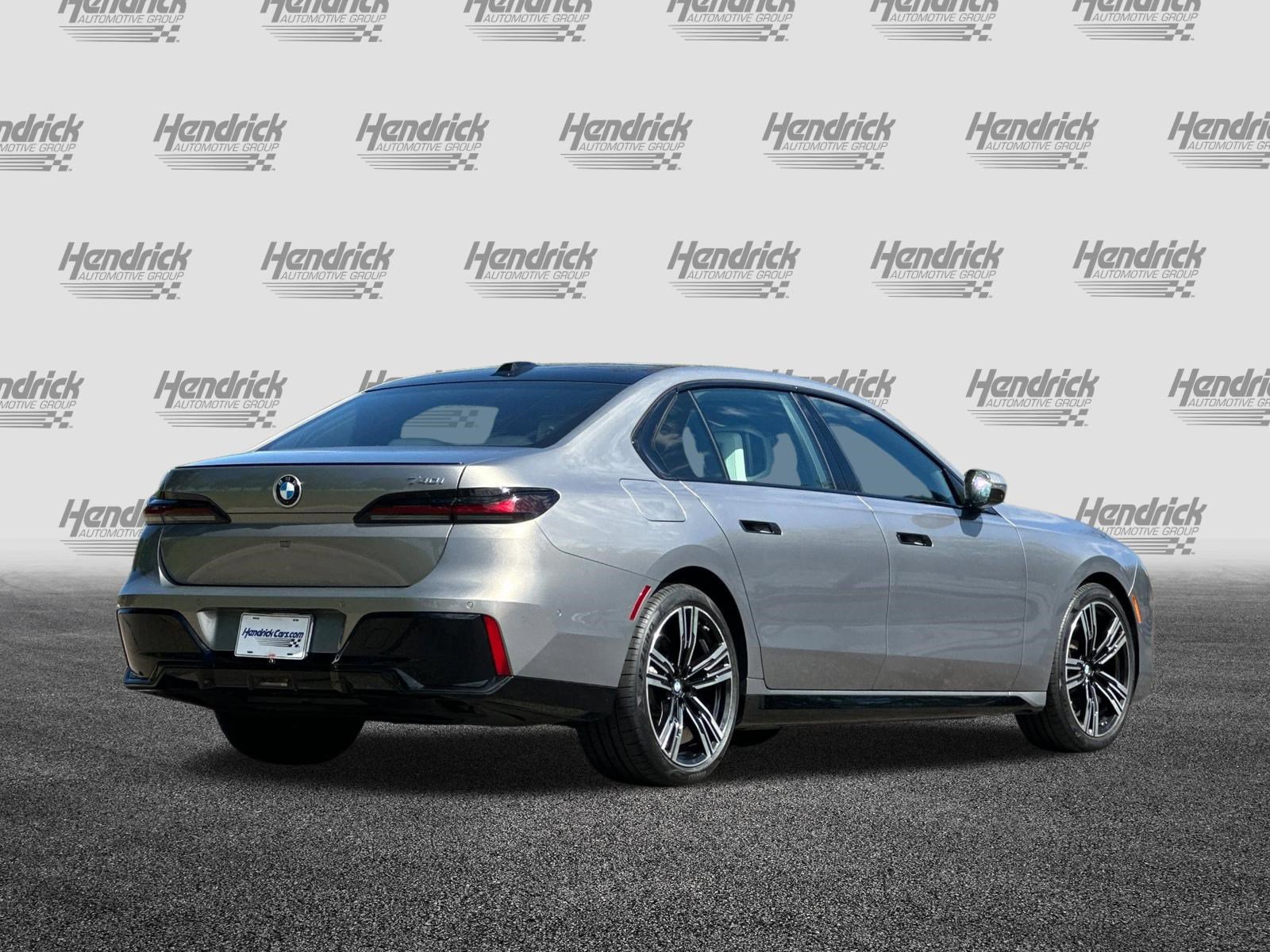 Certified 2025 BMW 740i w/ Premium Package image 5