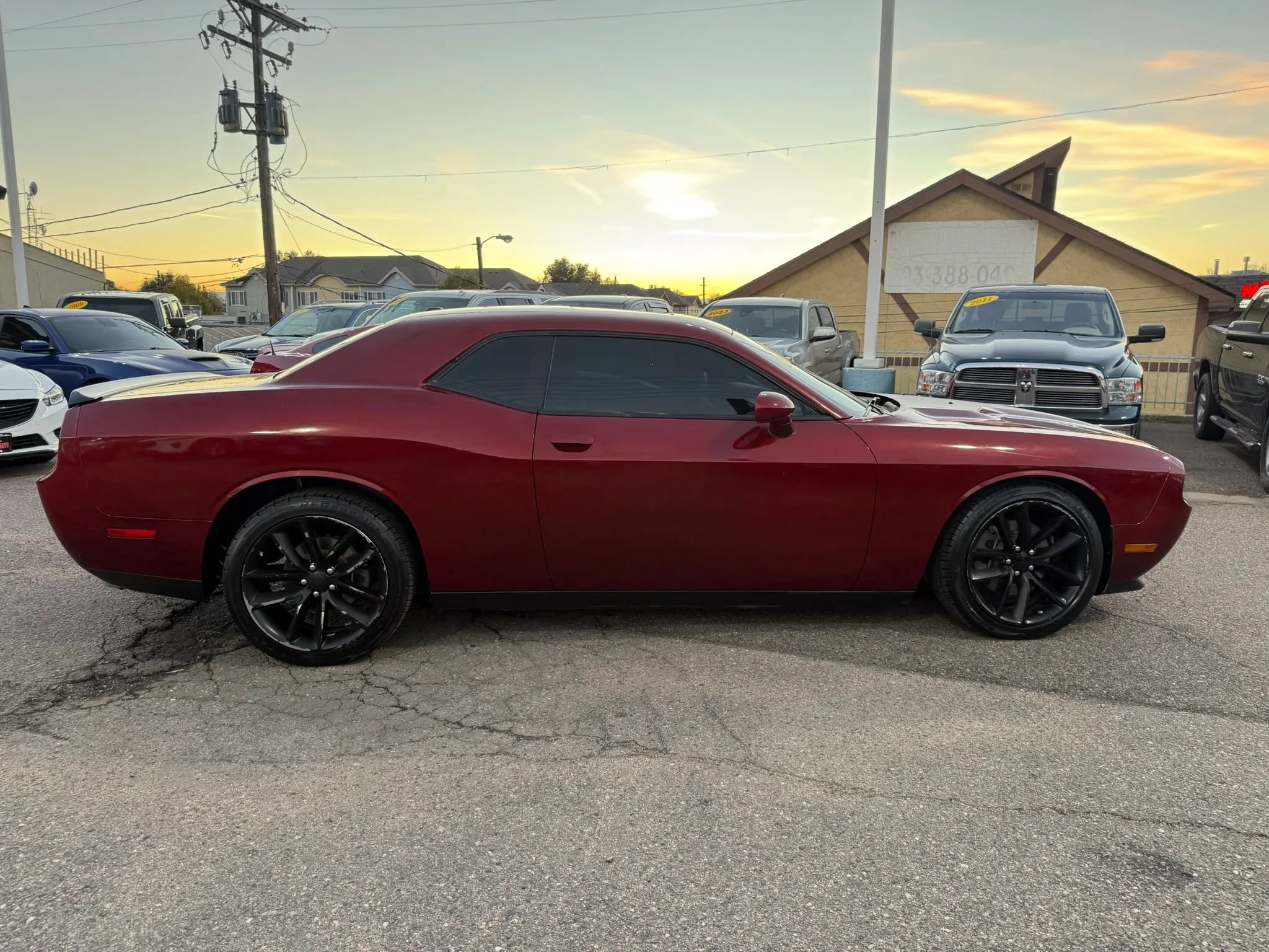 Used 2014 Dodge Challenger R/T RWD image 6