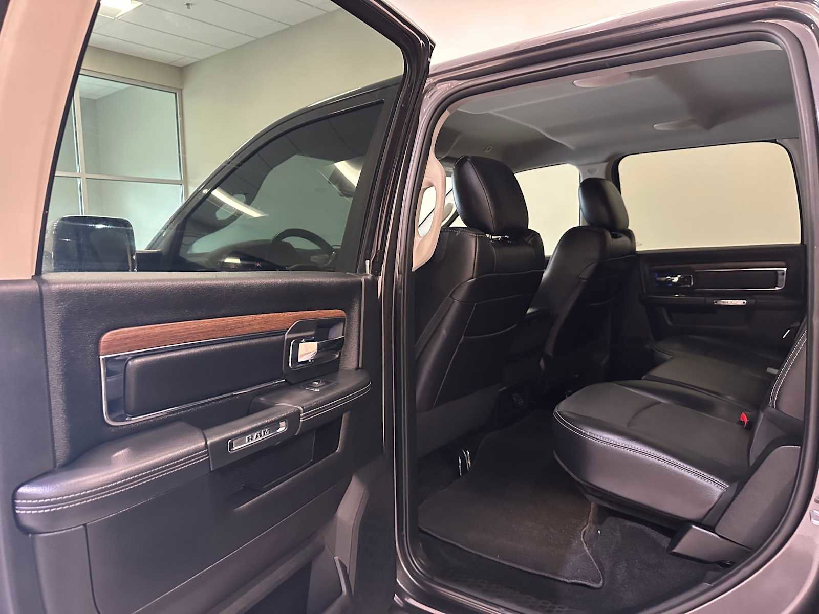 Used 2017 RAM 2500 Laramie image 26