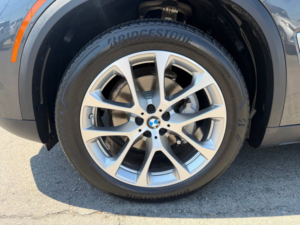 Used 2022 BMW X5 xDrive40i AWD/4WD image 37