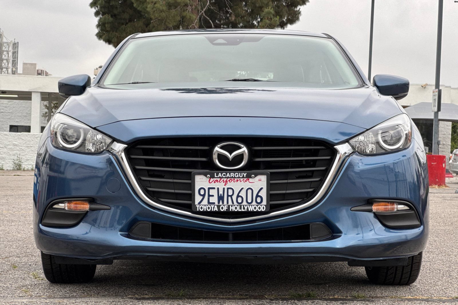 Used 2018 MAZDA MAZDA3 Touring FWD image 9