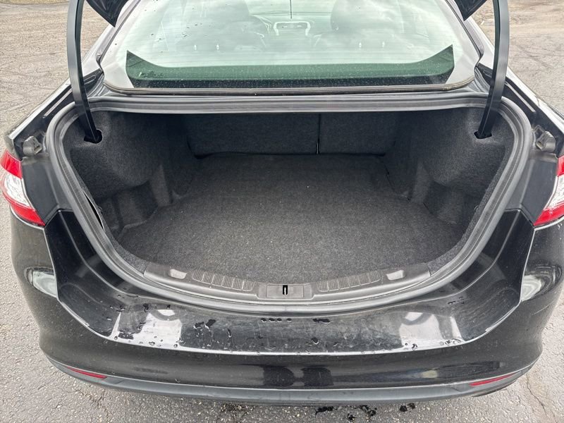 Used 2014 Ford Fusion SE w/ Equipment Group 202A FWD image 10