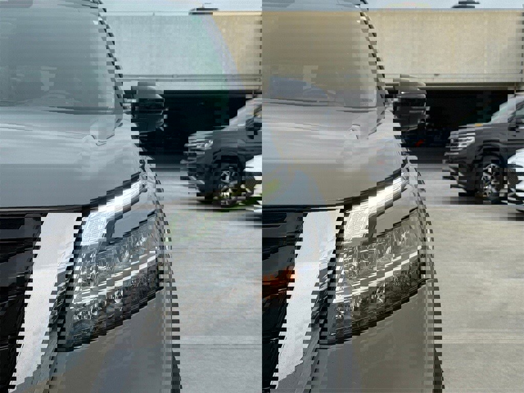 Used 2023 Nissan Pathfinder Platinum w/ Lighting Package (N92) image 4