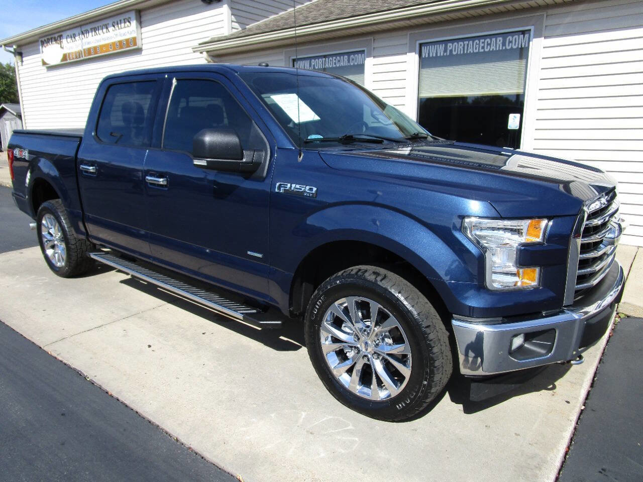 Used 2017 Ford F150 XLT w/ Equipment Group 302A Luxury image 3