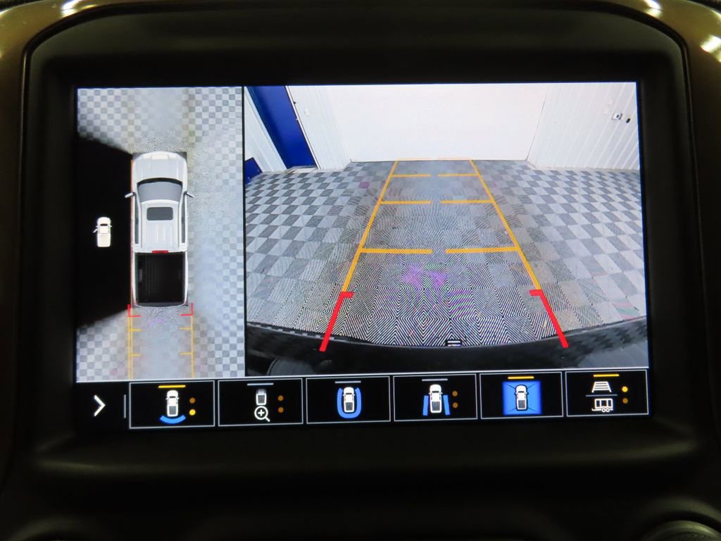 Used 2022 Chevrolet Silverado 1500 High Country w/ Technology Package image 14