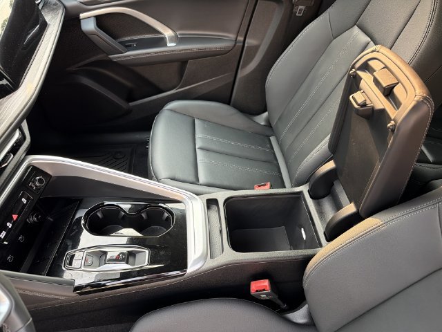 Used 2025 Audi Q5 Premium w/ Convenience Package AWD/4WD image 24