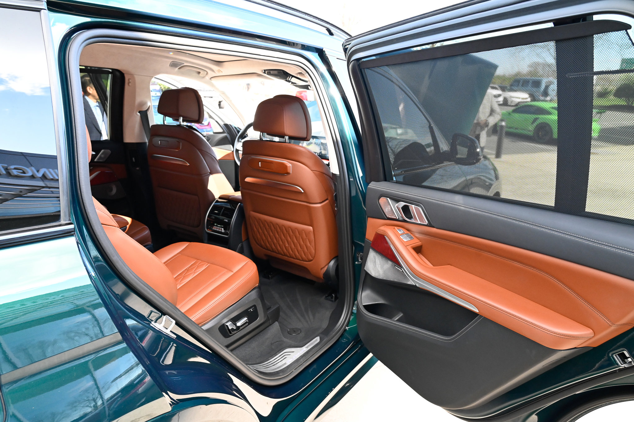 Used 2024 BMW ALPINA XB7 image 46