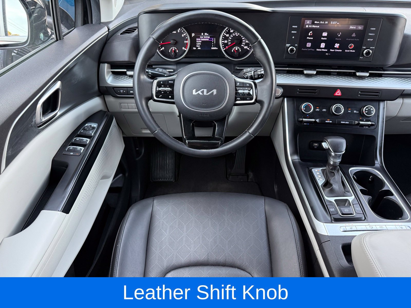 Used 2022 Kia Carnival LX FWD image 31