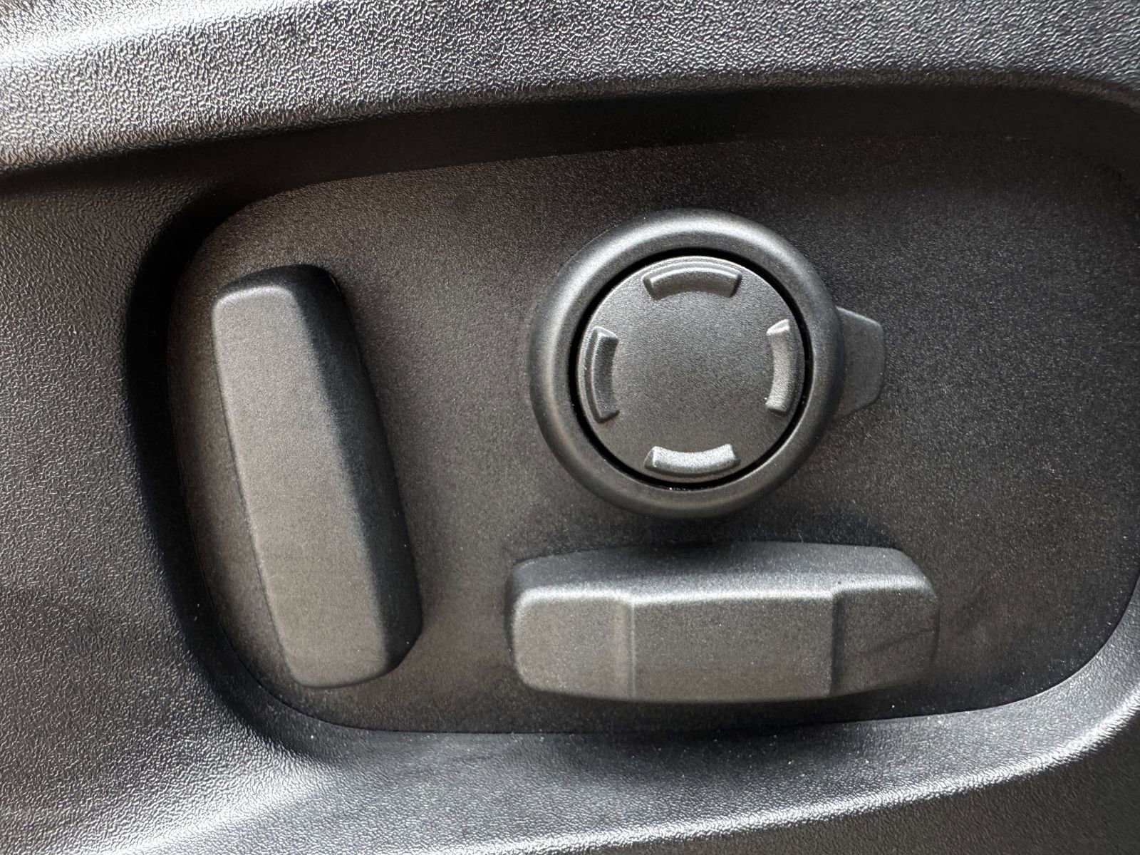 Used 2022 Land Rover Defender 110 X image 30