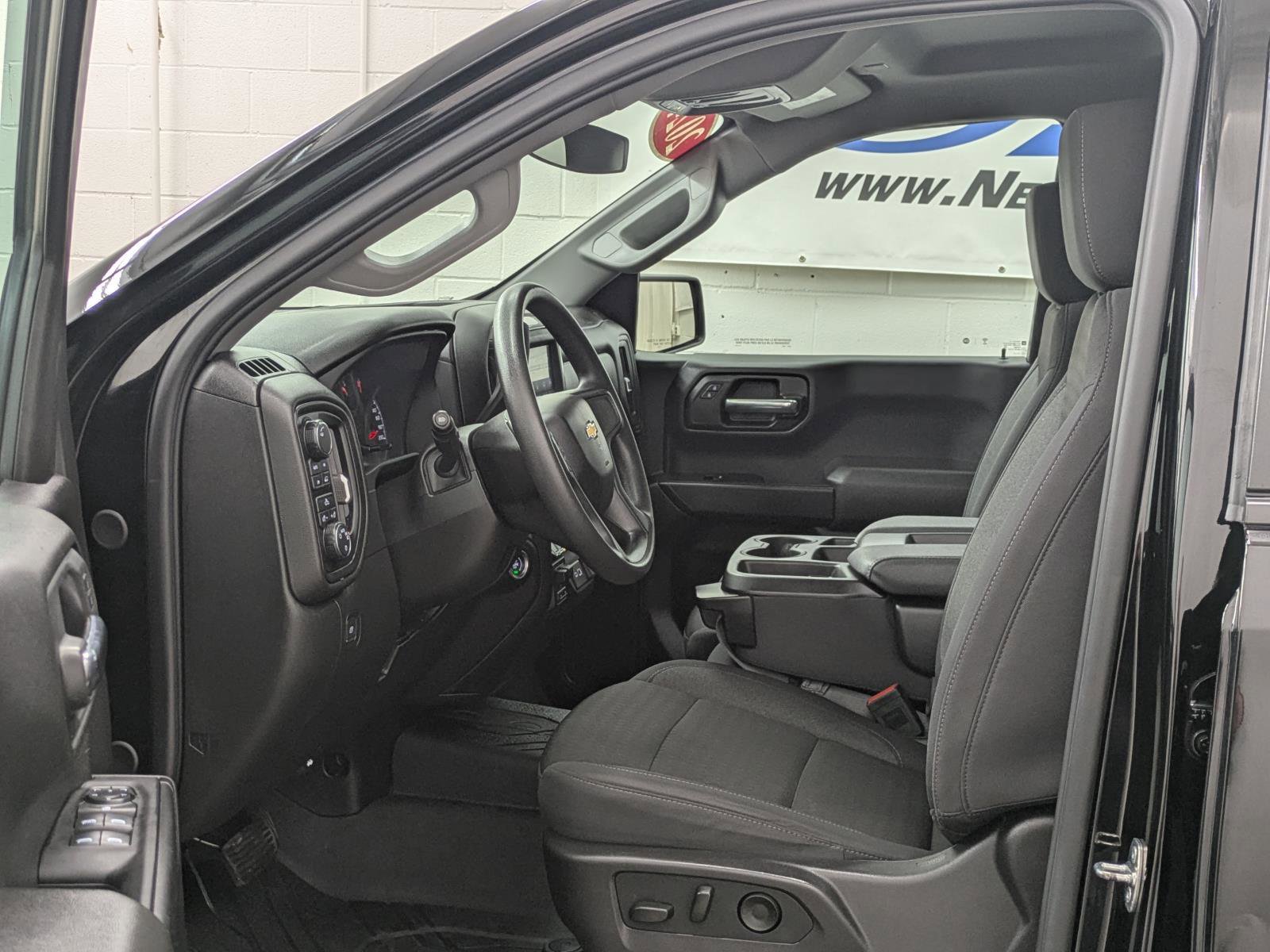 Used 2024 Chevrolet Silverado 1500 Custom image 4