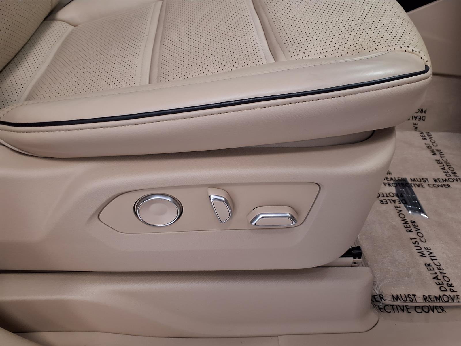 Certified 2023 Cadillac Escalade Premium Luxury w/ Performance Package AWD/4WD image 11