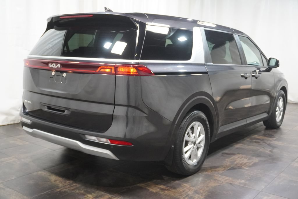 Used 2024 Kia Carnival LX FWD image 5