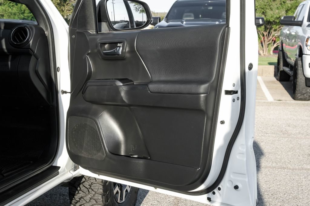 Used 2023 Toyota Tacoma TRD Off-Road image 46