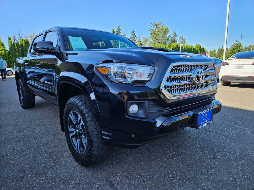 Used 2016 Toyota Tacoma TRD Sport w/ Premium & Technology Package AWD/4WD image 6
