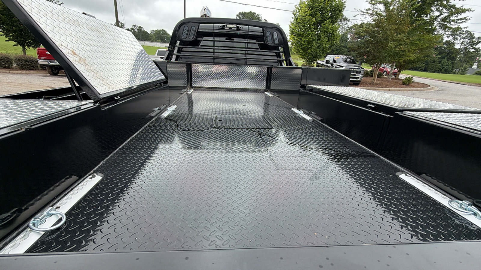 New 2025 RAM 5500 Tradesman w/ Safety Group AWD/4WD image 12