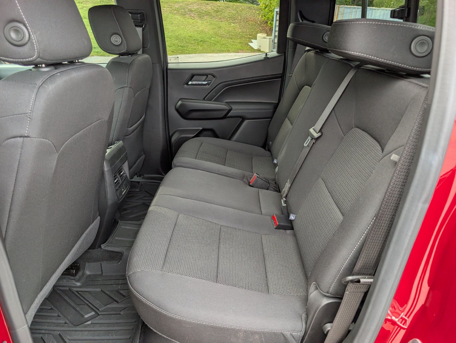 Used 2024 Chevrolet Colorado LT w/ LT Convenience Package II AWD/4WD image 15
