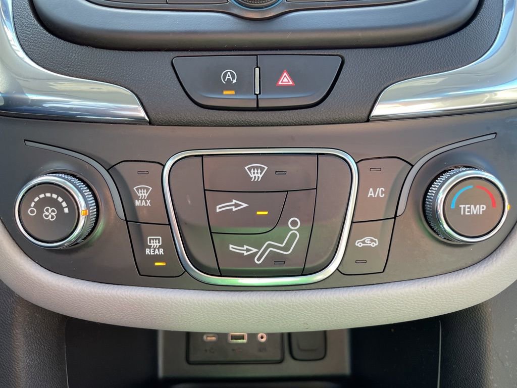 Used 2023 Chevrolet Equinox LS image 22