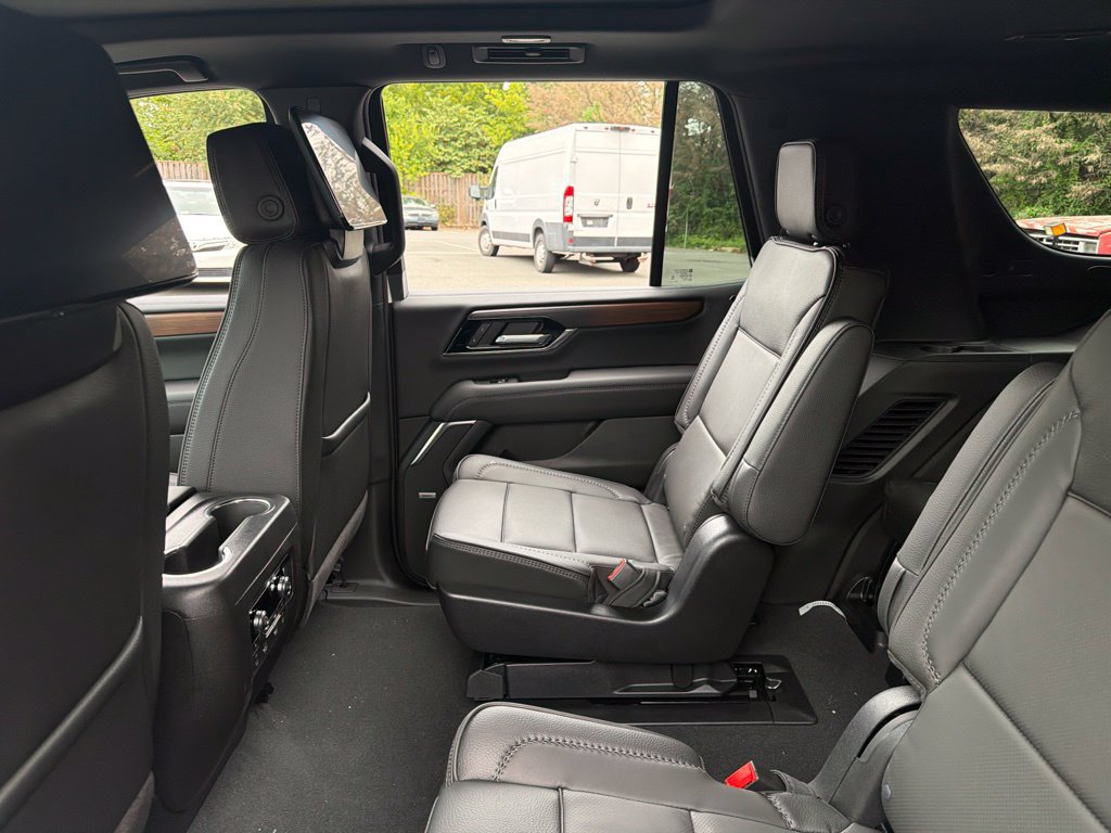 New 2026 GMC Yukon Denali w/ Denali Reserve Package AWD/4WD image 10
