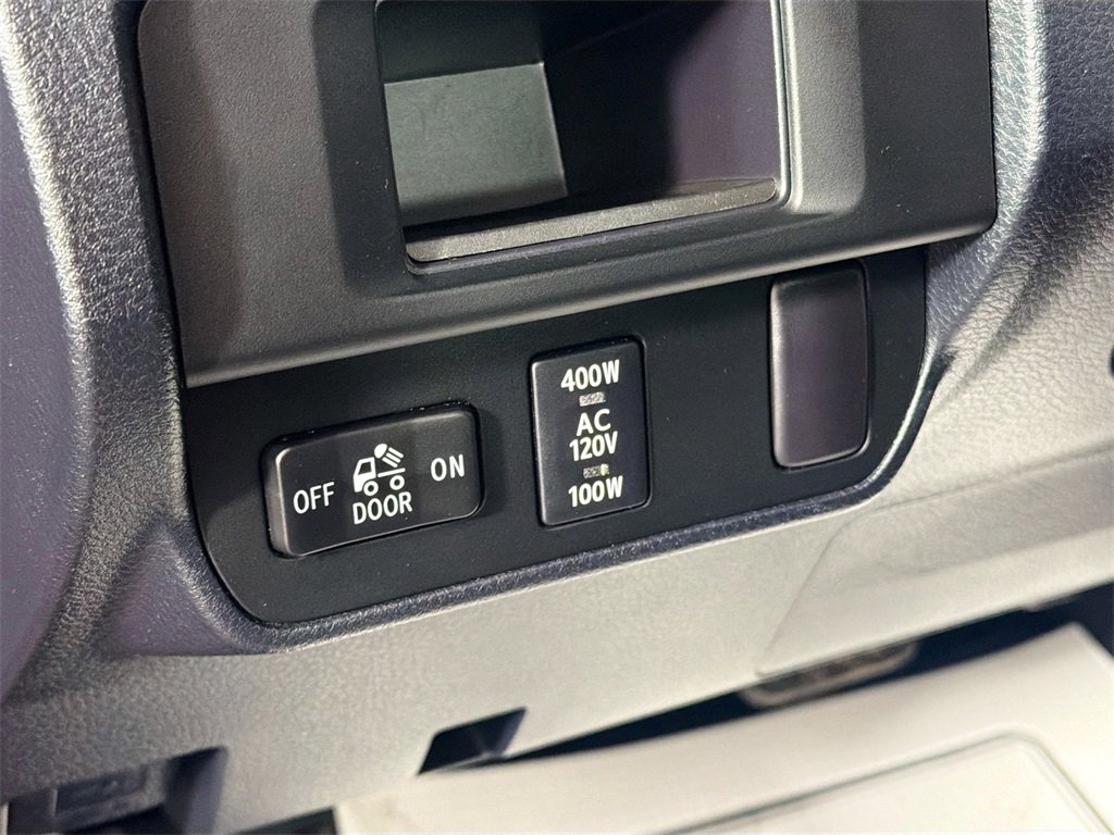 Used 2016 Toyota Tacoma SR5 image 10