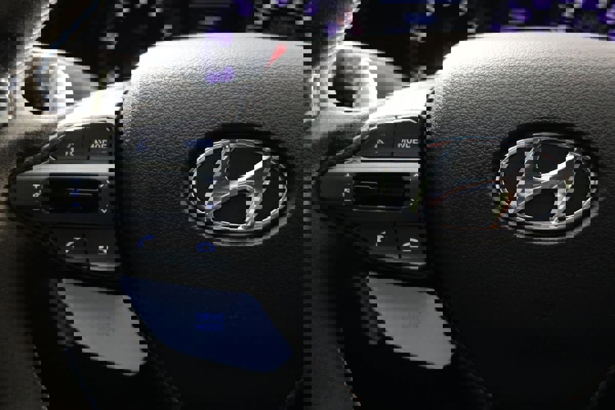 Used 2022 Hyundai Veloster N image 25