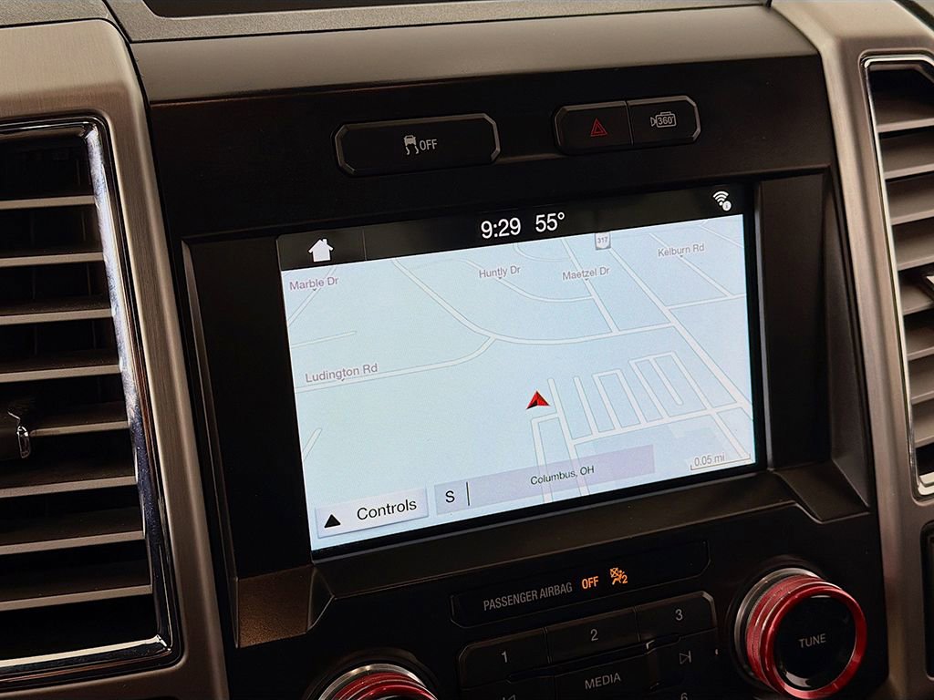 Used 2016 Ford F150 Platinum w/ Equipment Group 701A Luxury image 33