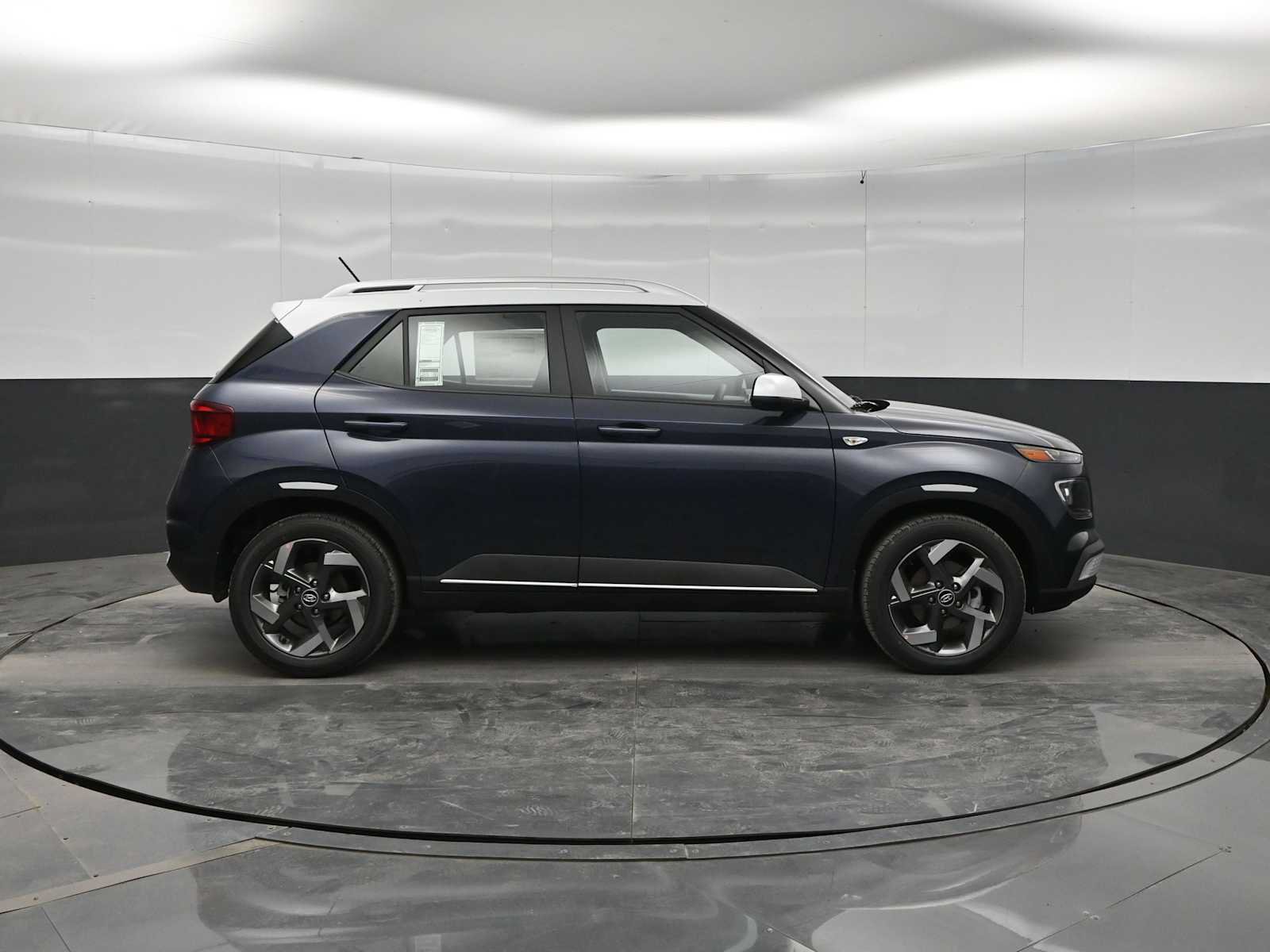 New 2026 Hyundai Venue SEL FWD image 9