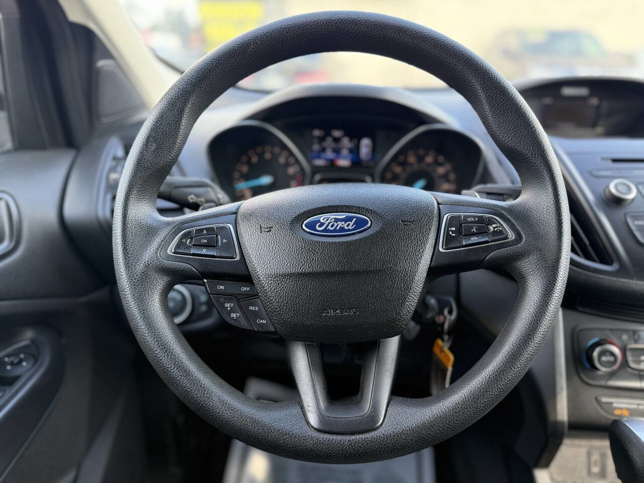 Used 2017 Ford Escape SE FWD image 15
