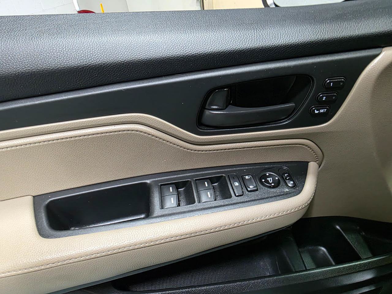 Used 2018 Honda Odyssey EX-L image 18