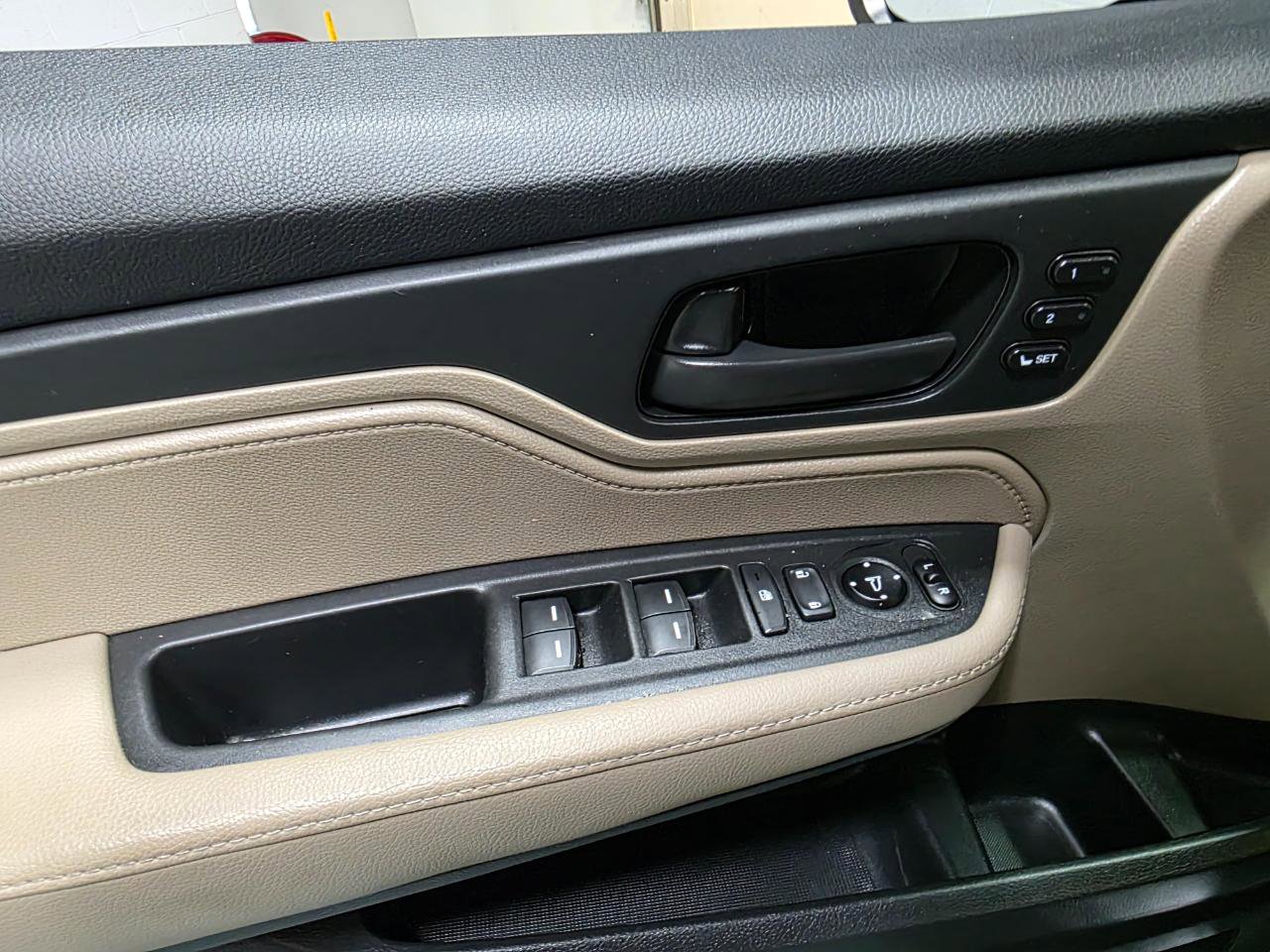 Used 2018 Honda Odyssey EX-L image 18