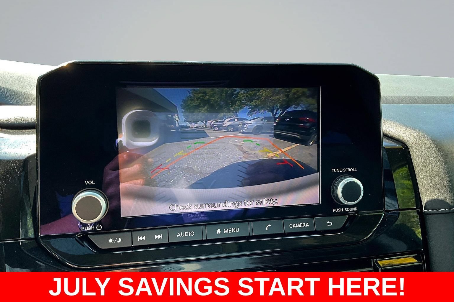 Used 2025 Nissan Pathfinder SV w/ SV Premium Package AWD/4WD image 18