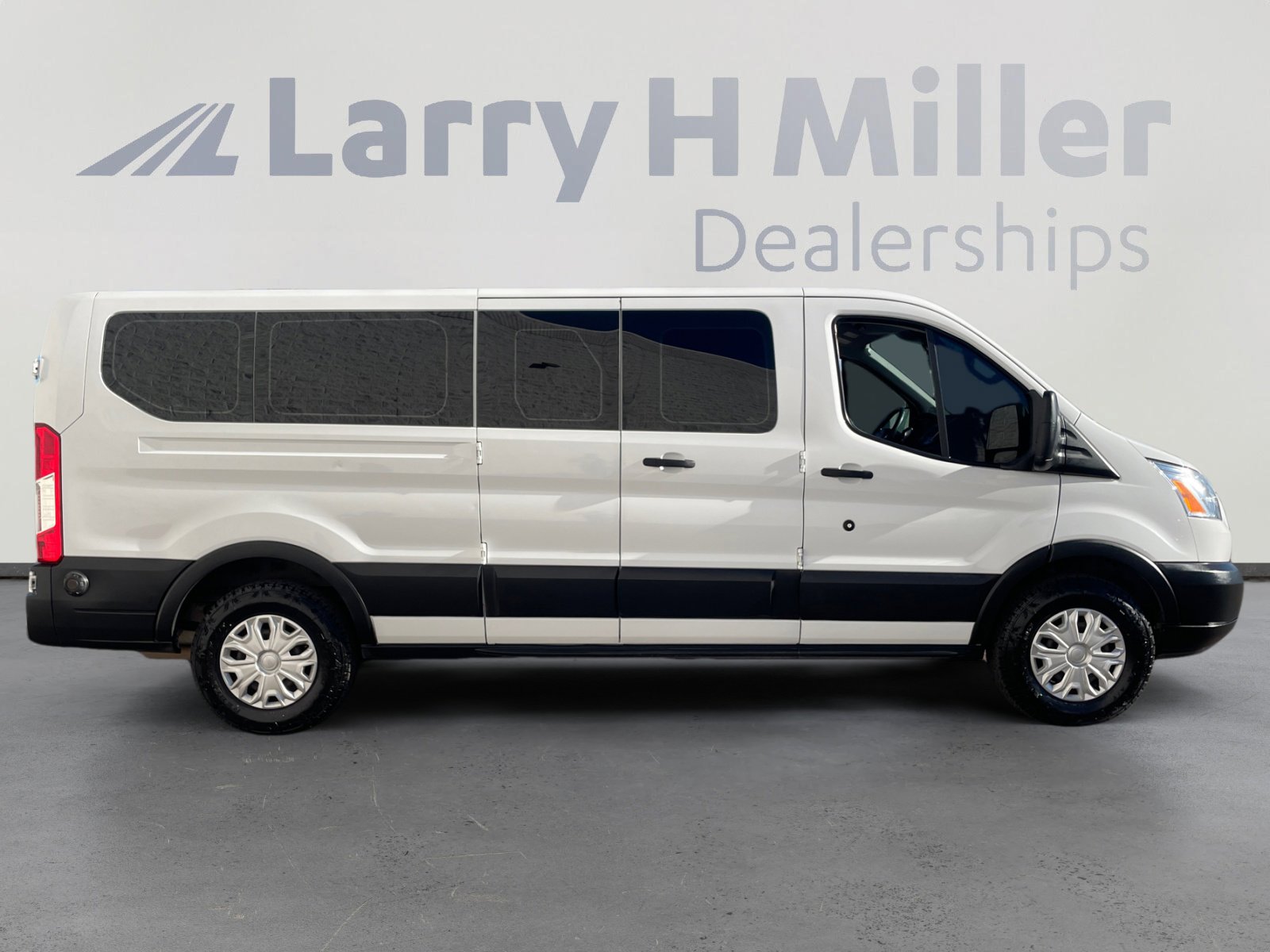Certified 2019 Ford Transit 350 XLT image 6