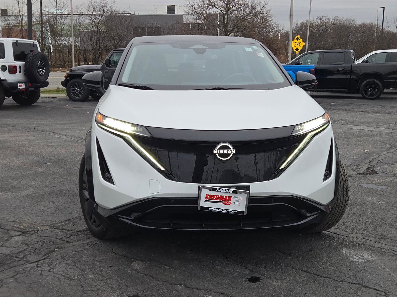 Used 2023 Nissan Ariya AWD image 4