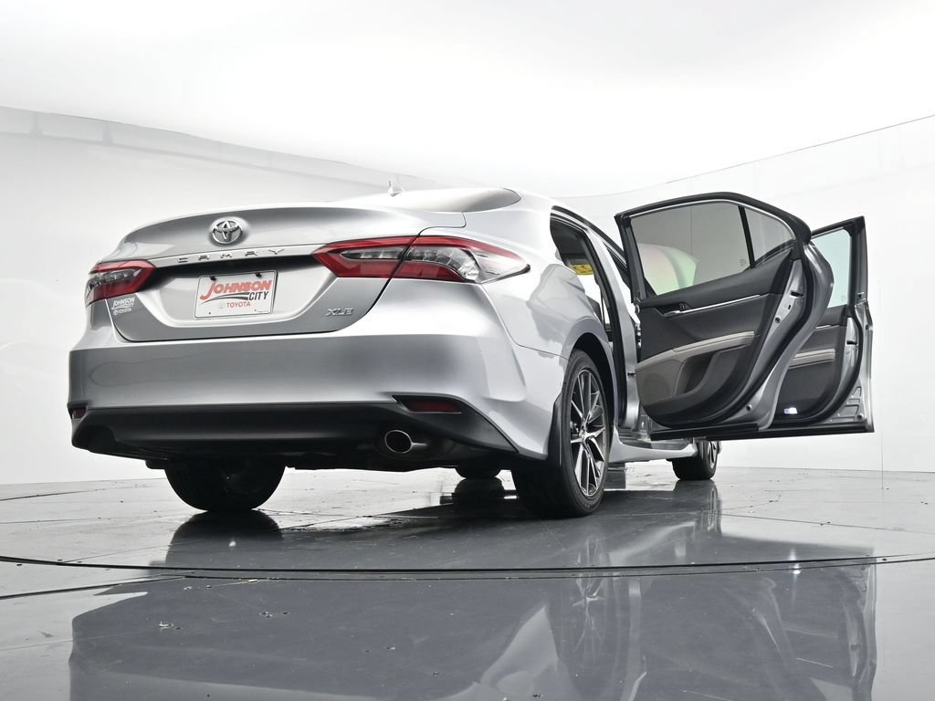 Used 2022 Toyota Camry XLE FWD image 44