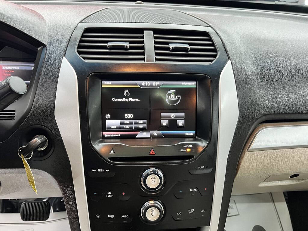 Used 2015 Ford Explorer XLT w/ Equipment Group 202A image 26