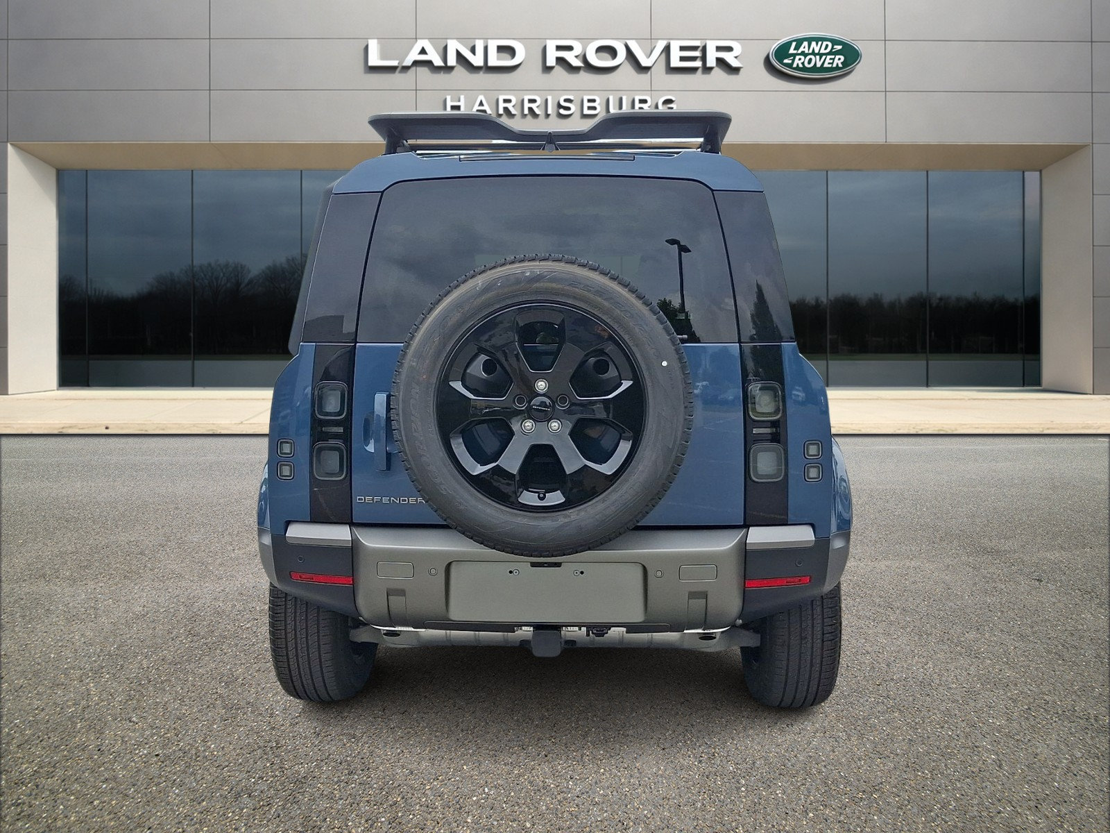 Used 2026 Land Rover Defender 110 S AWD/4WD image 4