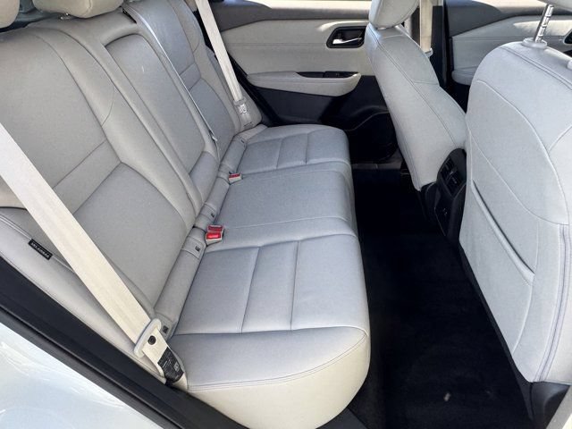 Used 2023 Nissan Rogue SL AWD/4WD image 18